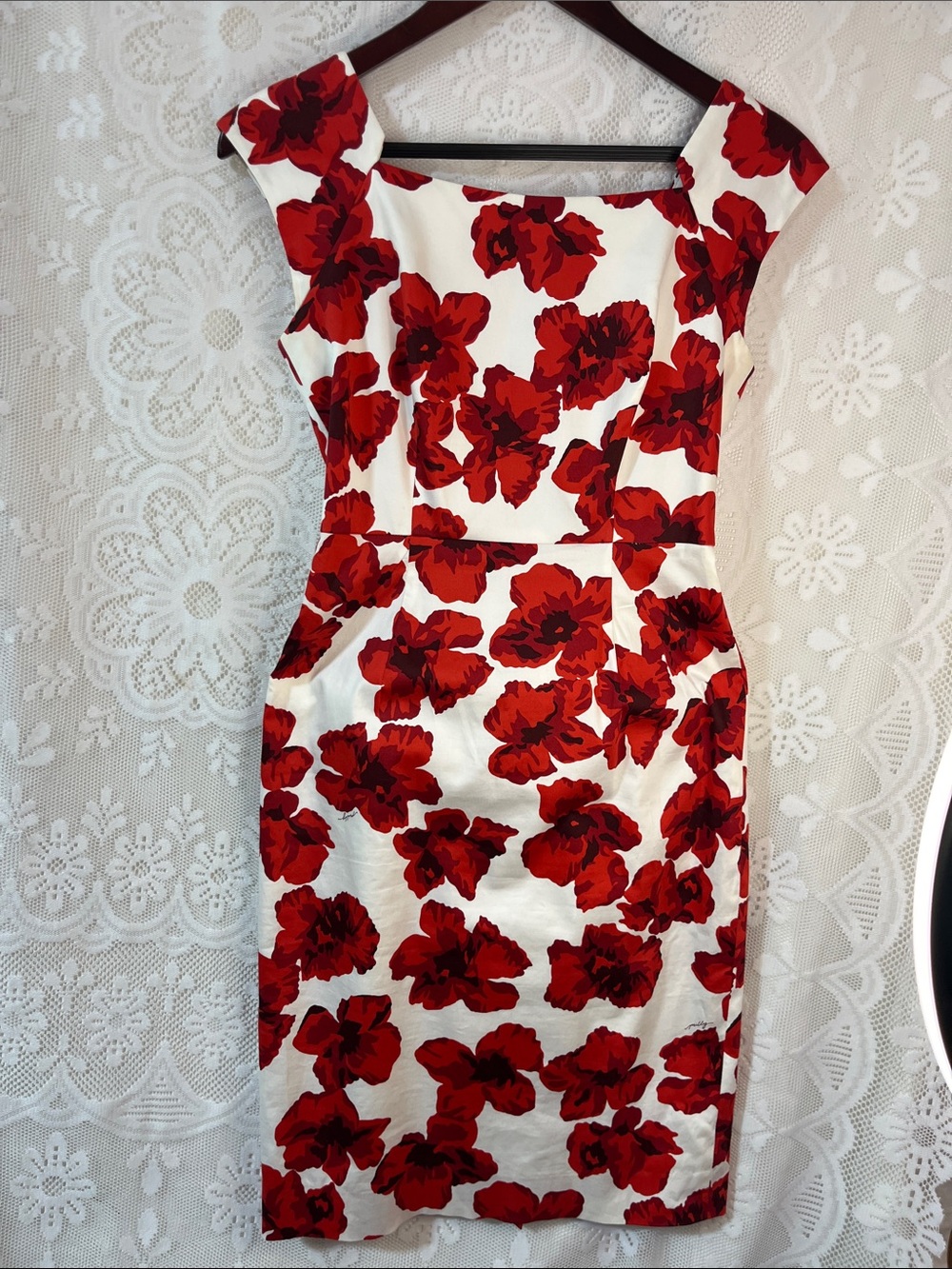 Milly of NY Original,  Fitted, cap sleeve, lined 2